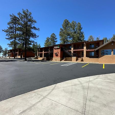 Motel In The Pines Munds Park Exterior photo
