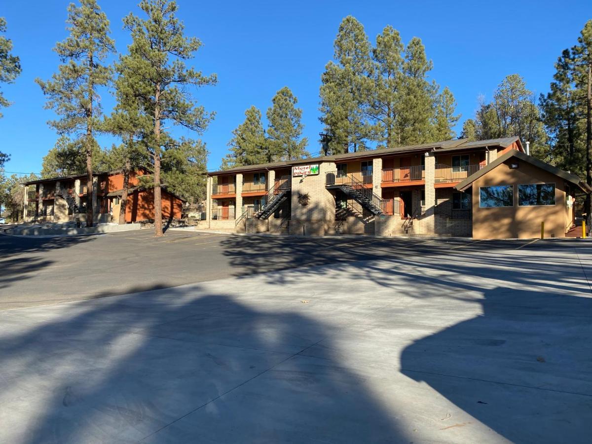 Motel In The Pines Munds Park Exterior photo